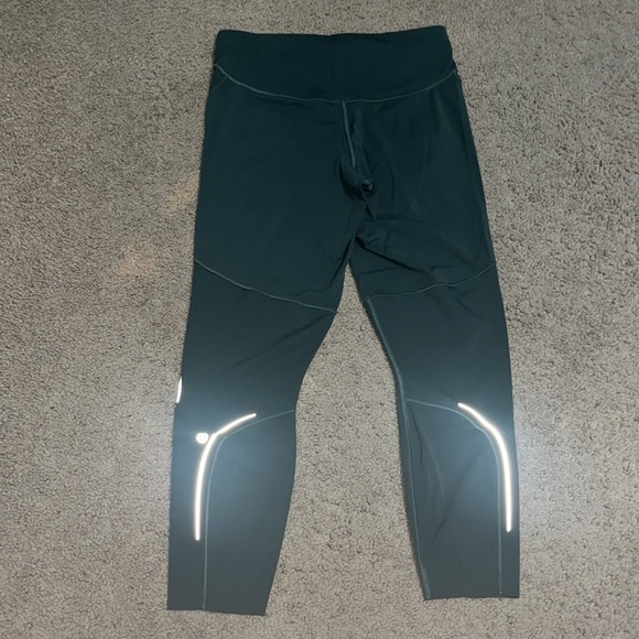 Lululemon Base Pace High-Rise Reflective Tight 25"
Smoked Spruce Green 10 - Picture 6 of 10